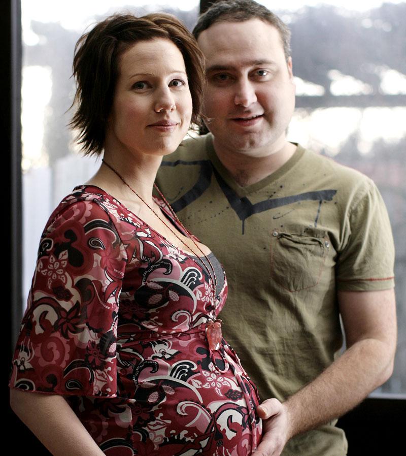 Helen och Fredrik Richardsson när de ännu var gravida med Felix syster.