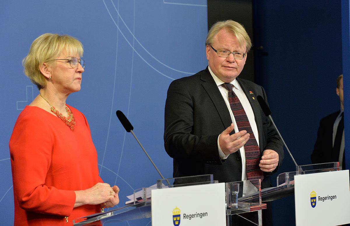 Utrikesminister Margot Wallström och försvarsminister Peter Hultqvist.