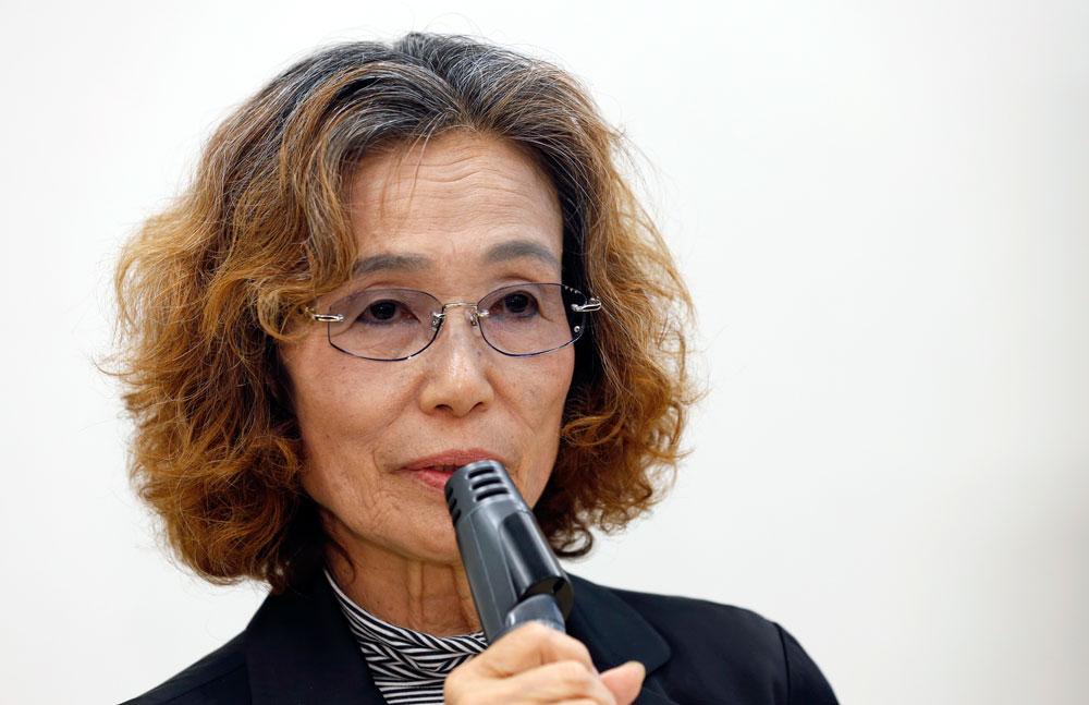 Junko Ishido vädjar nu om att IS ska låta hennes son leva. Inom 24 timmar ska han dödas.