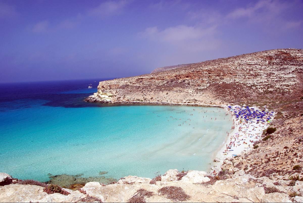 Det är lätt att förstå varför användare på Tripadvisor röstat fram Rabbit Beach på Lampedusa till världens bästa strand.F