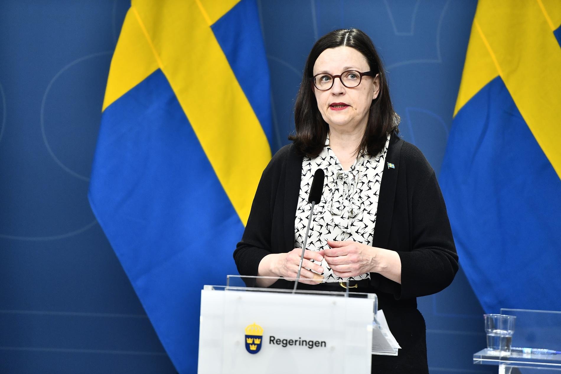Utbildningsminister Anna Ekström (S) hyllar Leo Lust. 