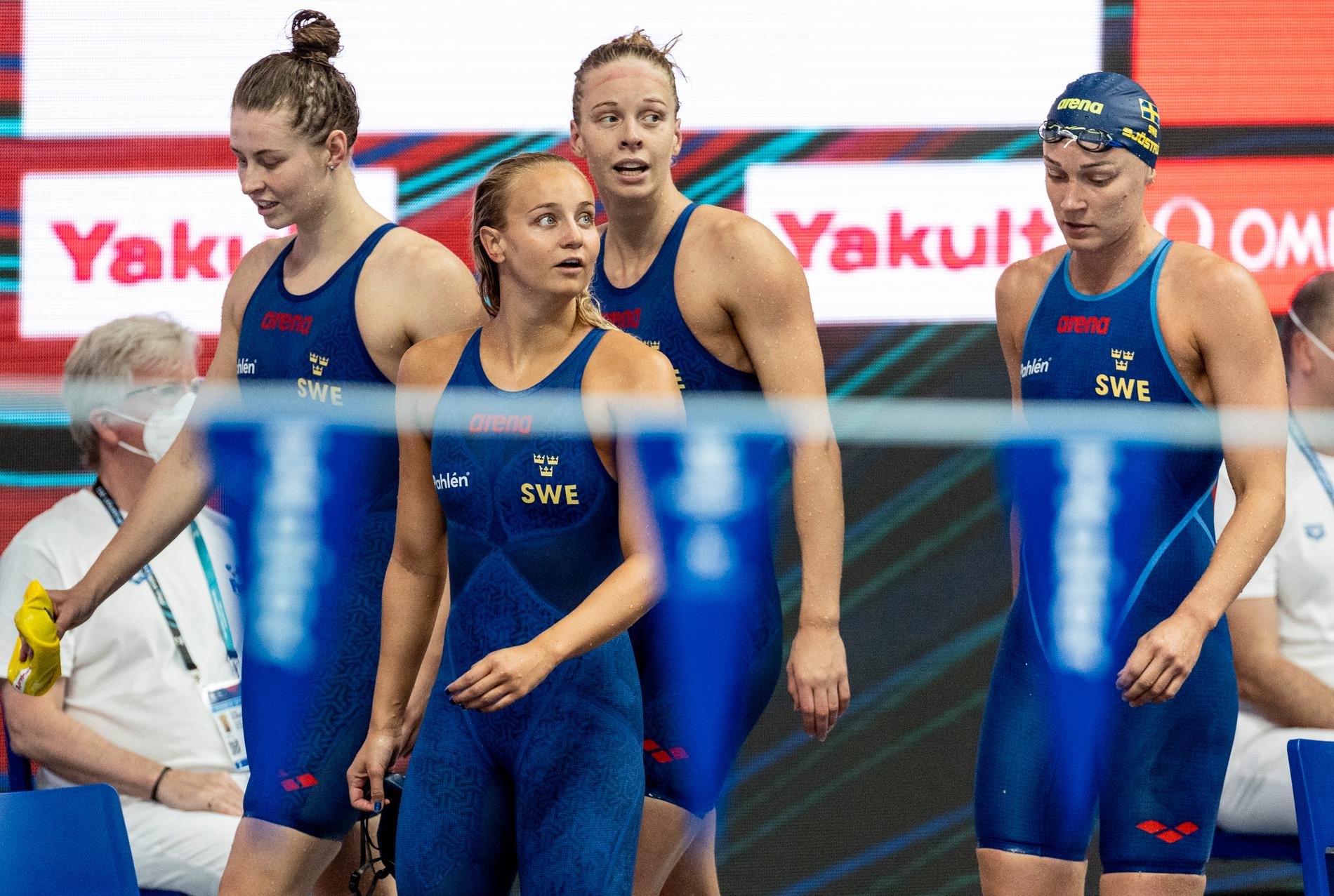 Sveriges lag i 4x100m medley med Hanna Rosvall, Sophie Hansson, Louise Hansson och Sarah Sjöström.