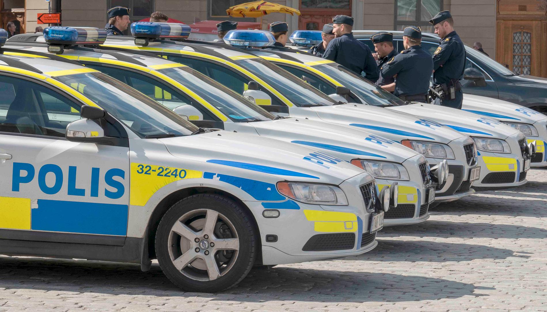 Enligt uppgifter till Aftonbladet uppmanas nu poliser att fulltanka sina bilar.