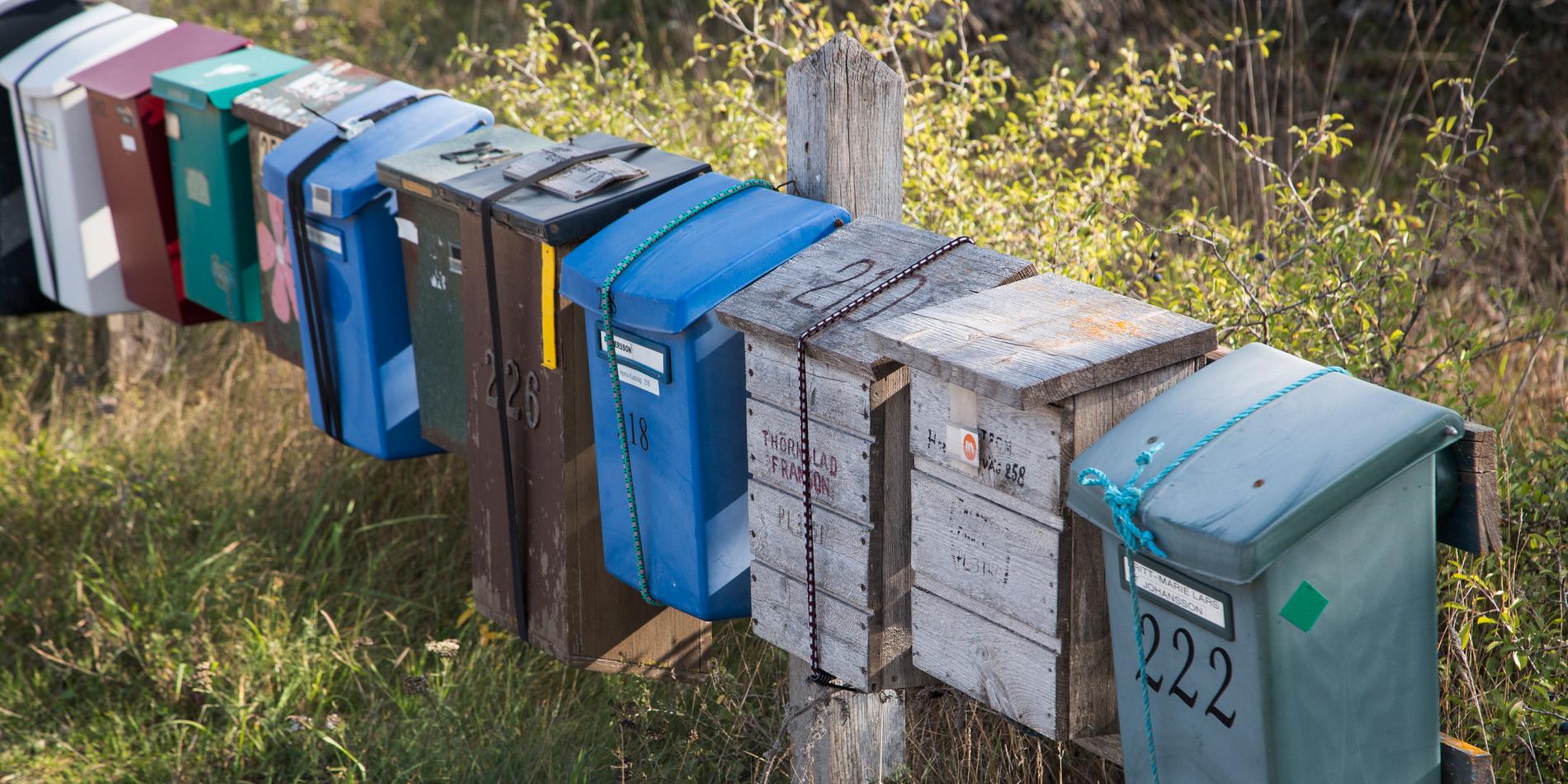 Postlådor på landsbygden. Arkivbild.