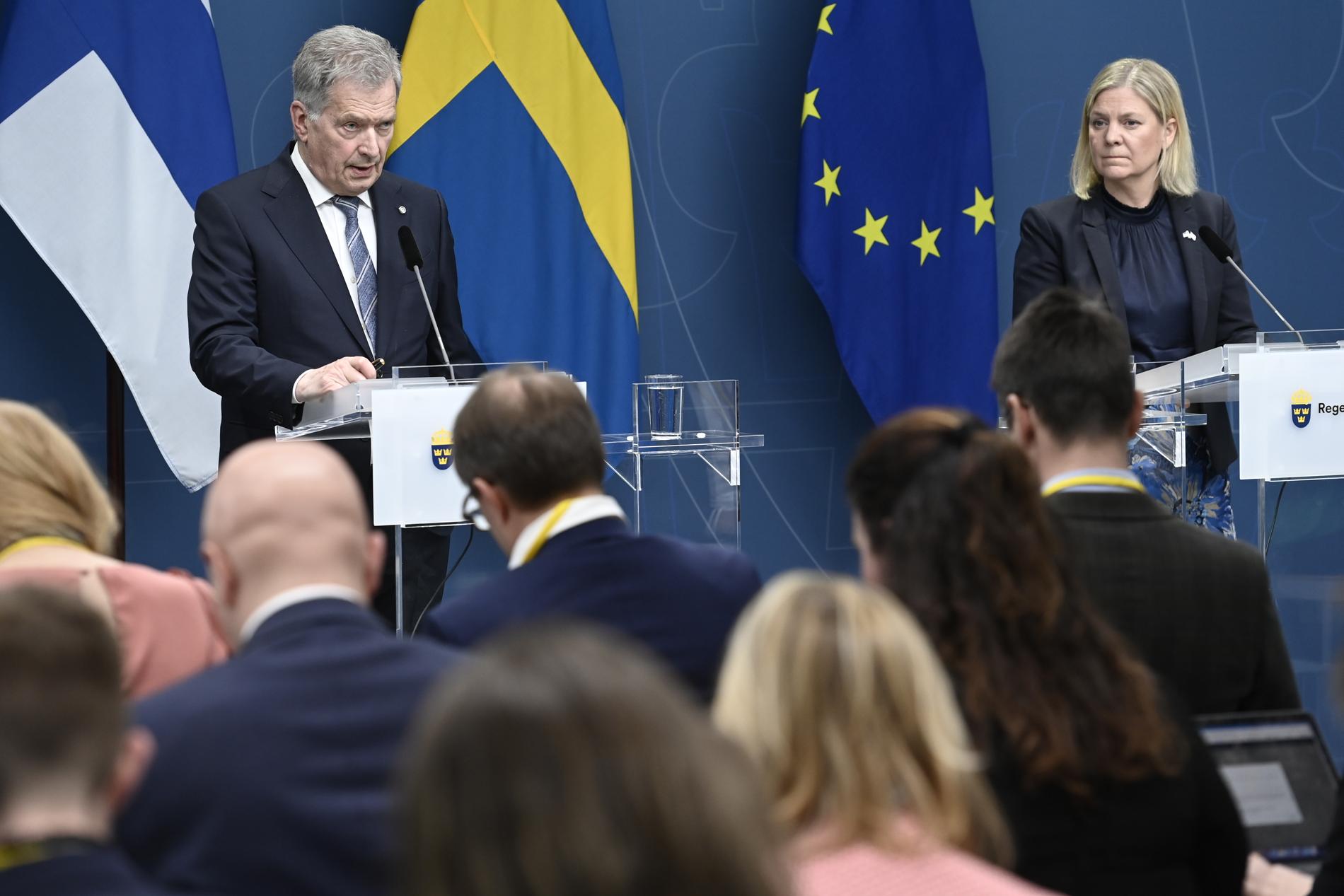 President Sauli Niinistö och statsminister Magdalena Andersson under pressträffen om de svenska och finländska  Natoansökningarna.