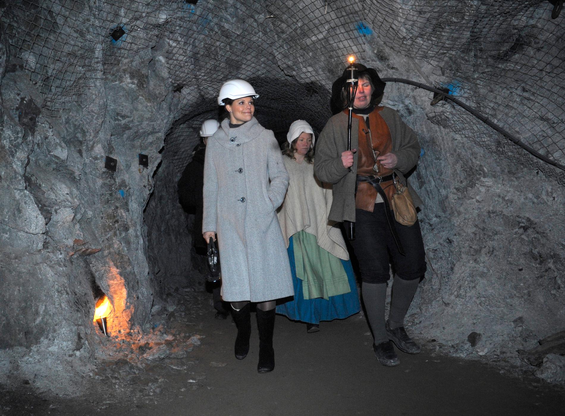 Sala silvergruva ska saneras från föroreningar. Här syns kronprinsessan Victoria besöka gruvan. Arkivbild.