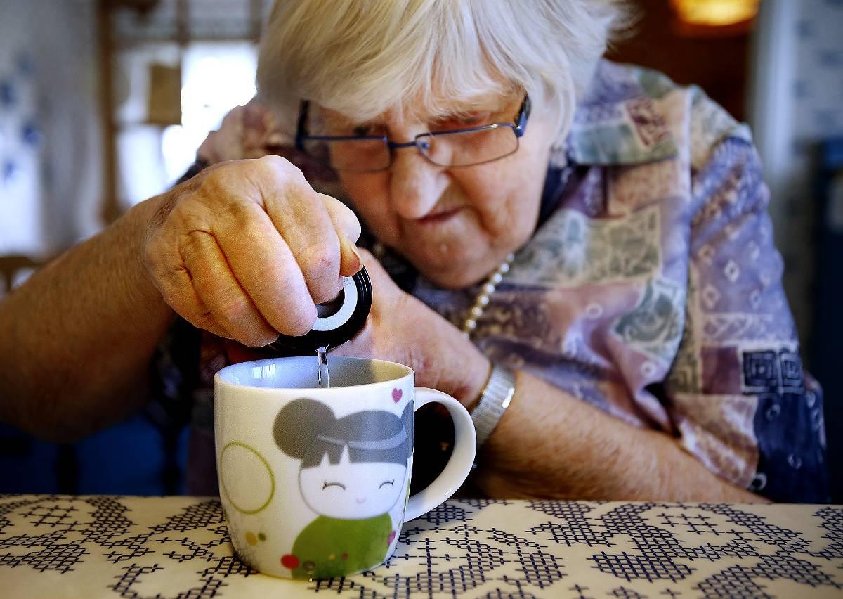 Välfärd när vi behöver den Gudrun Kullgren Nilsson, 88, fick ta strid mot hela den kommunala byråkratin för att få en kopp te. En välfärd för alla som vi betalar tillsammans är en fråga om politisk vilja.
