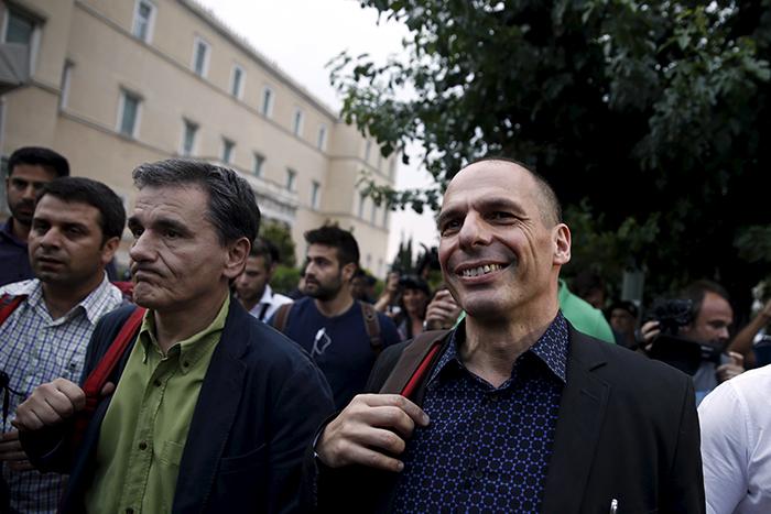 Euklidis Tsakalotos tar över efter Yanis Varoufakis.