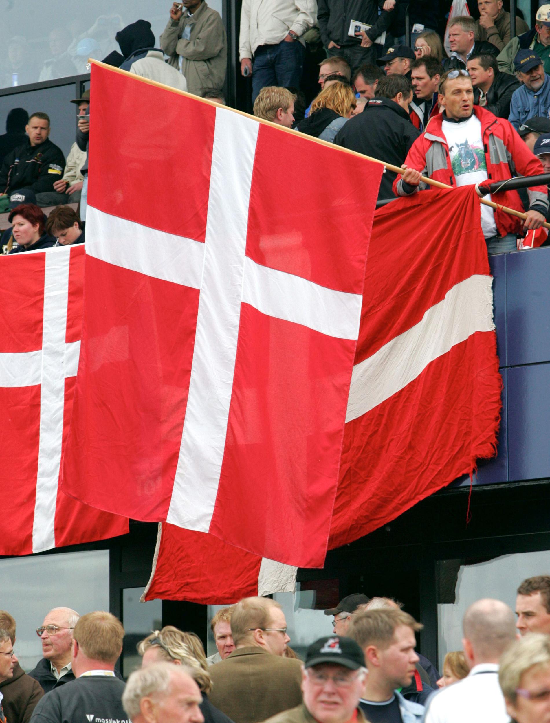 Danska fans på Solvalla.