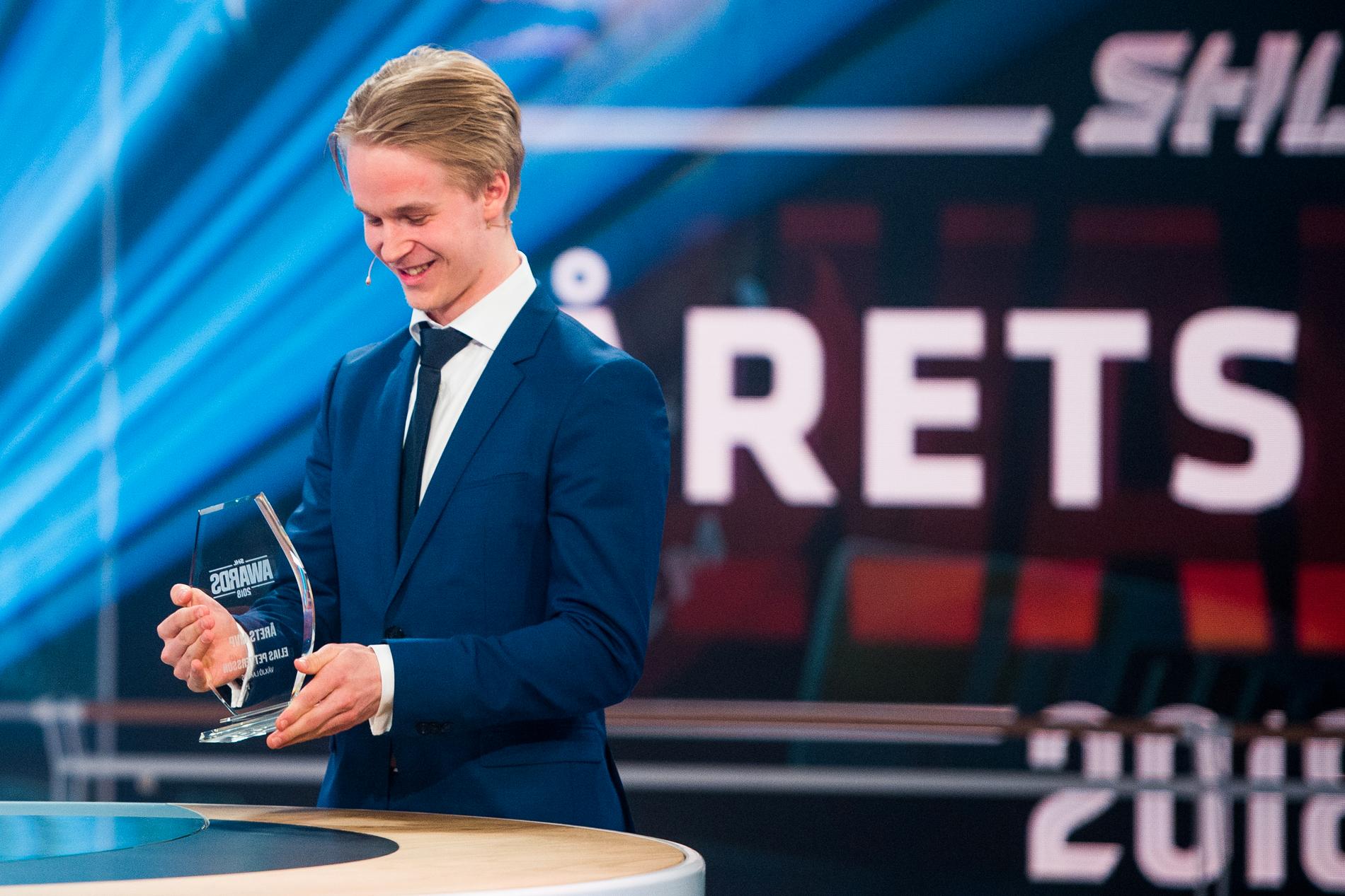 Efter guldsuccén med Växjö prisades Pettersson som ligans MVP (most valuable player) på SHL awards.