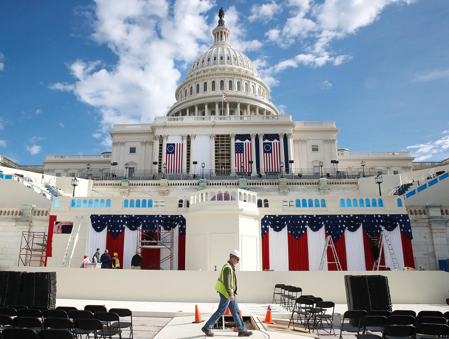 Förberedelser vid Capitol i Washington inför Donald Trumps presidentinstallation.