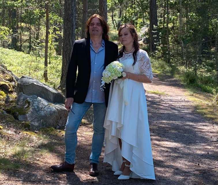 Torbjörn och Helene Skepp under bröllopet. 