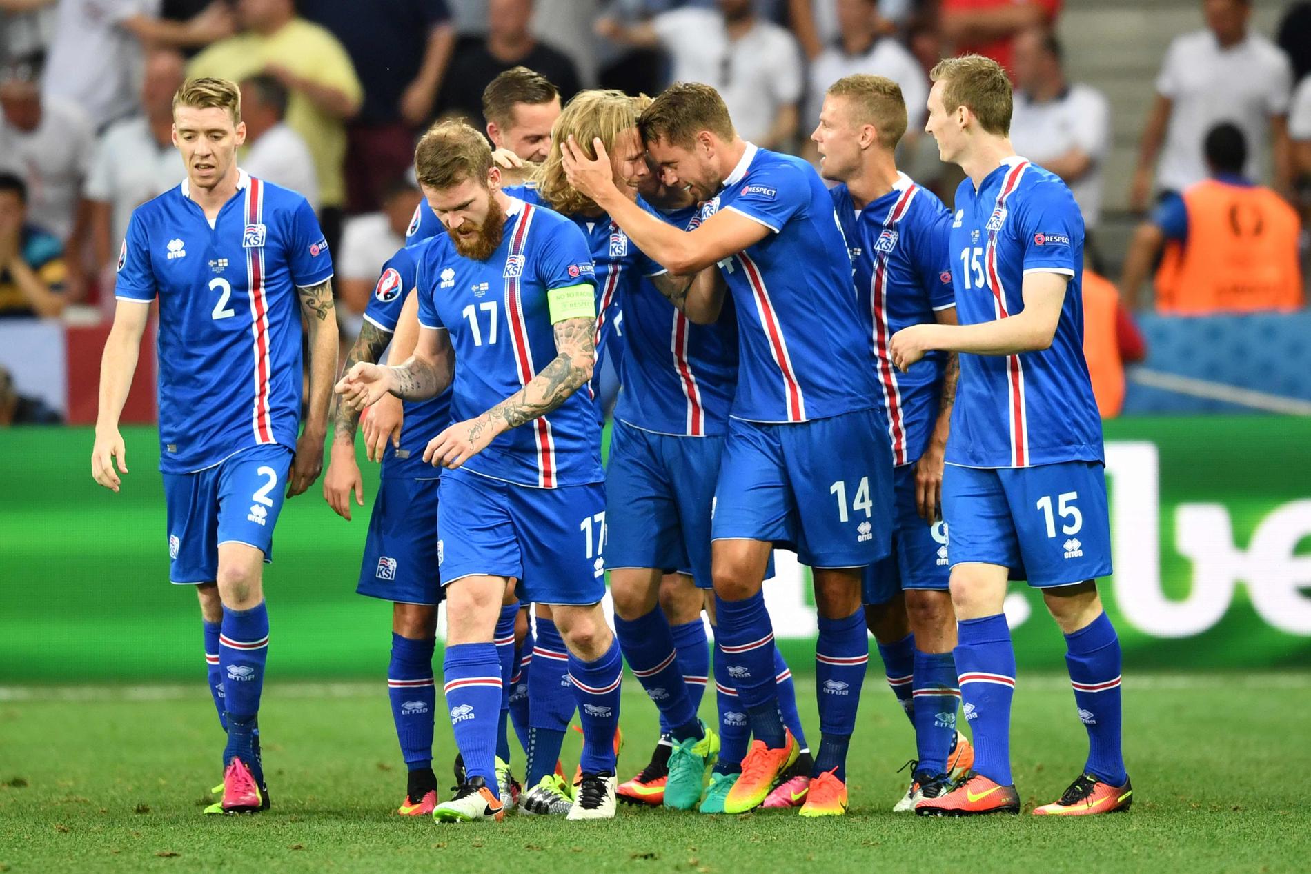 Island gjorde 2-1 i 18:e minuten.