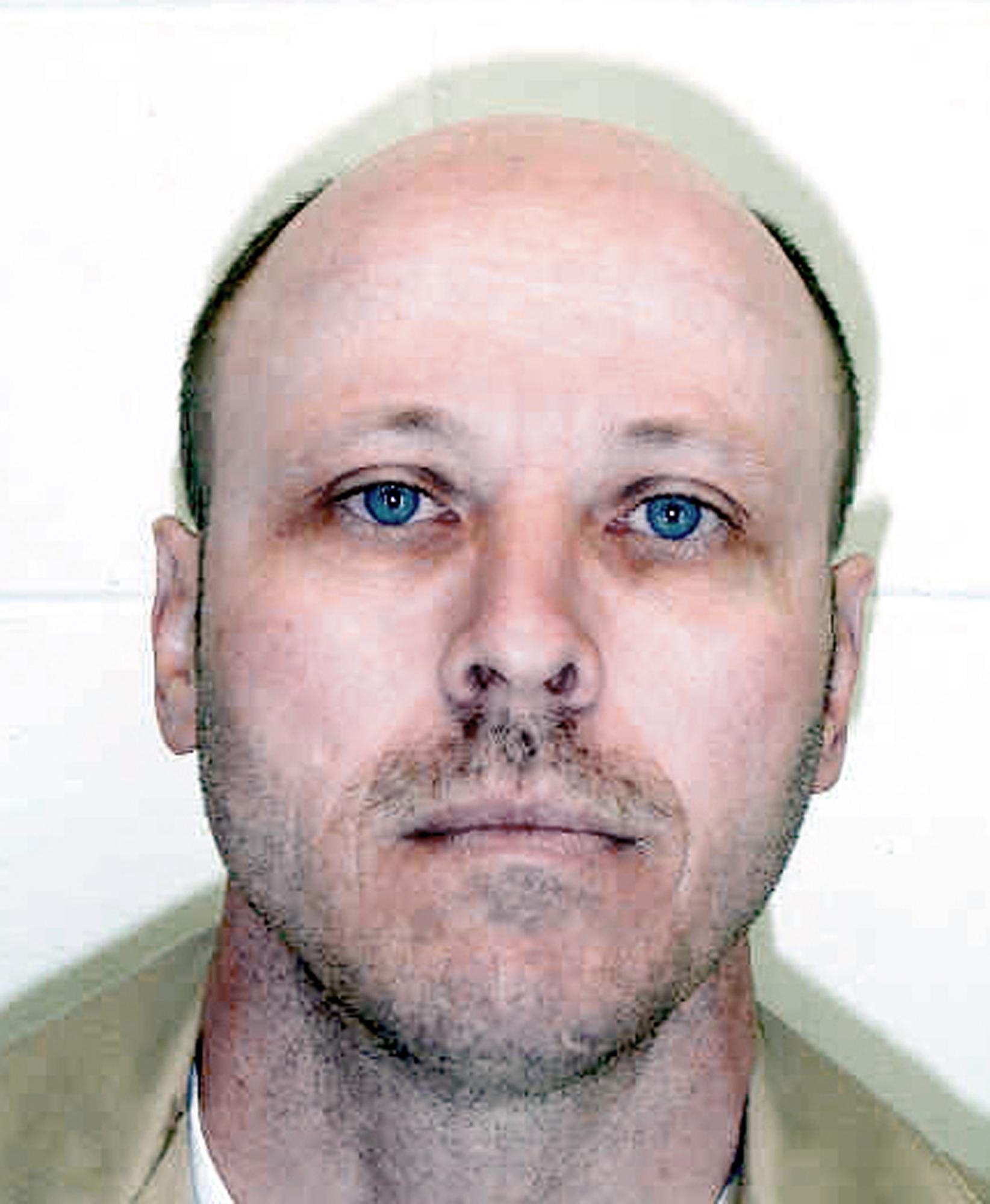 Carey Dean Moore skulle avrättas med avrättningsmetod som inte tidigare använts i Nebraska. Men det blev aldrig av och nu får han livstids fängelse.