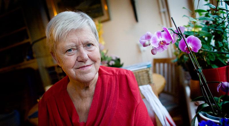 blev frisk igen Gulli Johanson, 79, felmedicinerades under en längre tid. Först när hon var så svag att hon inte längre kunde ta sin medicin upptäcktes felet. Nu vill de rödgröna införa en lag som ska tvinga vårdpersonal att anmäla felmedicinering av äldre.