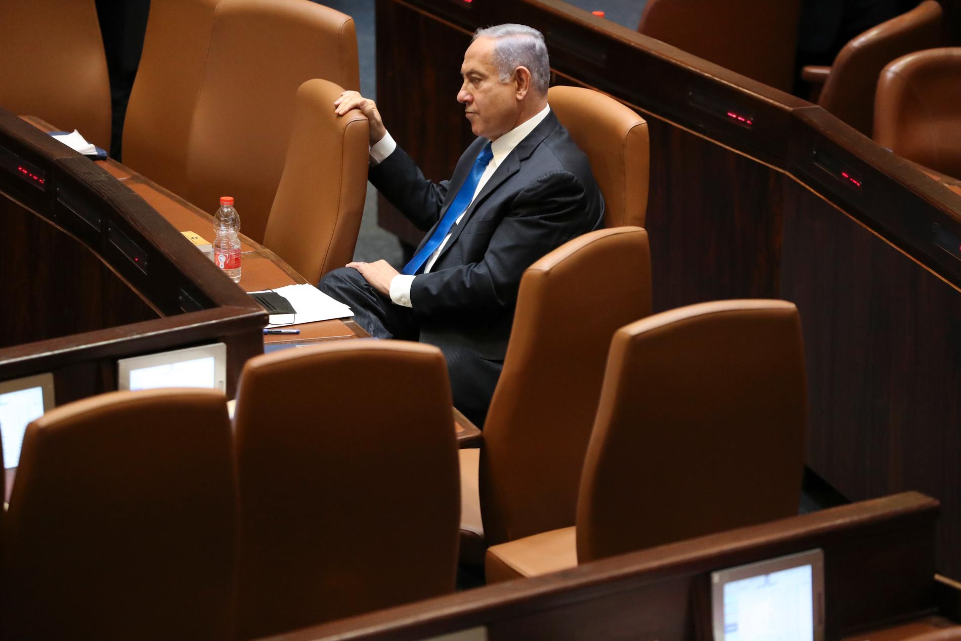 Den avgående premiärministern Benjamin Netanyahu lovade i ett anförande att han kommer återkomma.