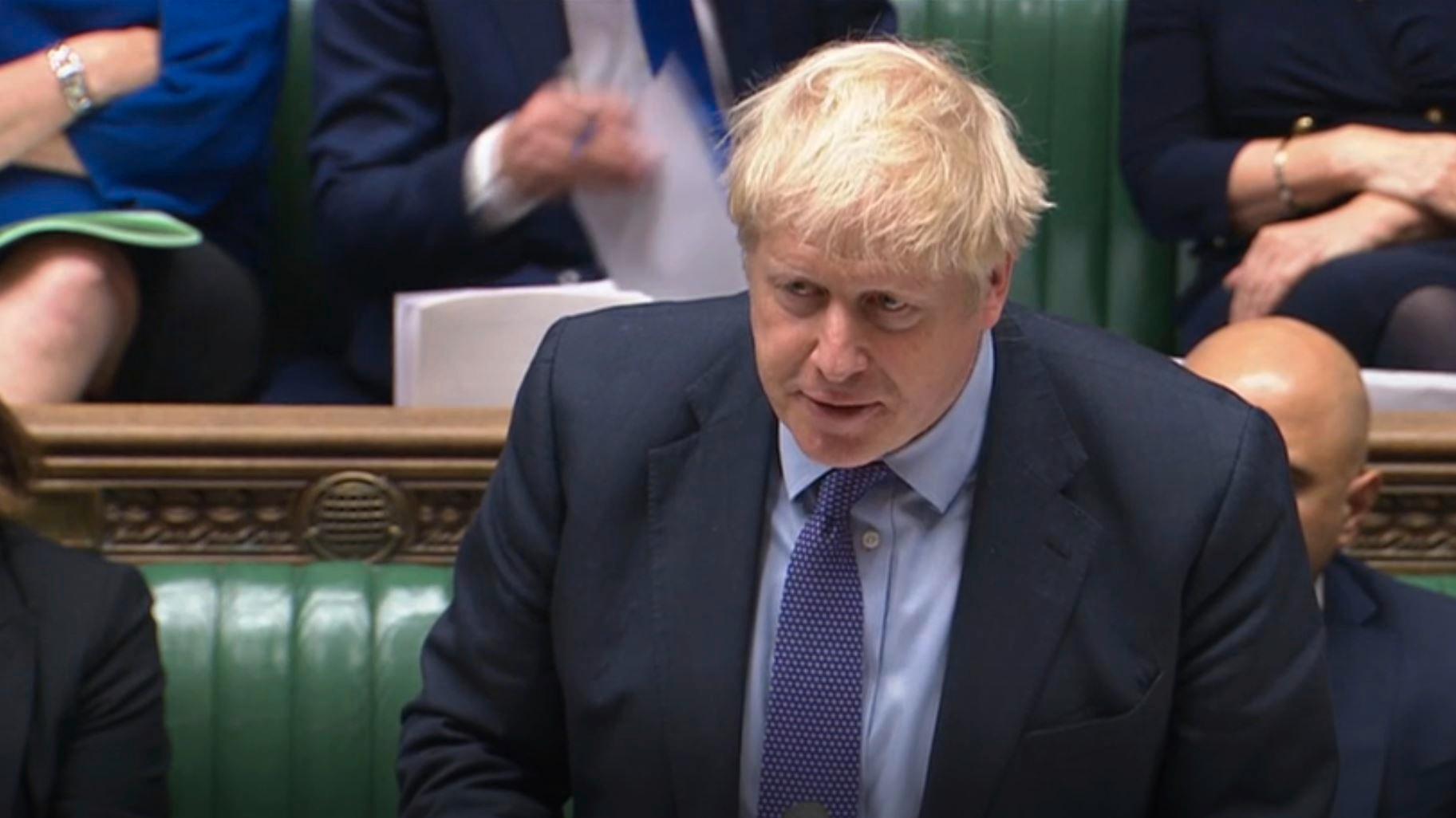 Premiärminister Boris Johnson hotar med nyval om han inte får igenom sina brexitförslag i underhuset.