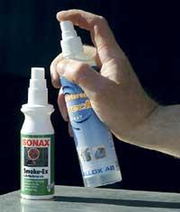 När kemin stämmer  Aktiva luktsprayer har ingen egen lukt utan påverkar de illaluktande molekylerna på kemisk väg. Pris: De flesta strax under 100 kr.