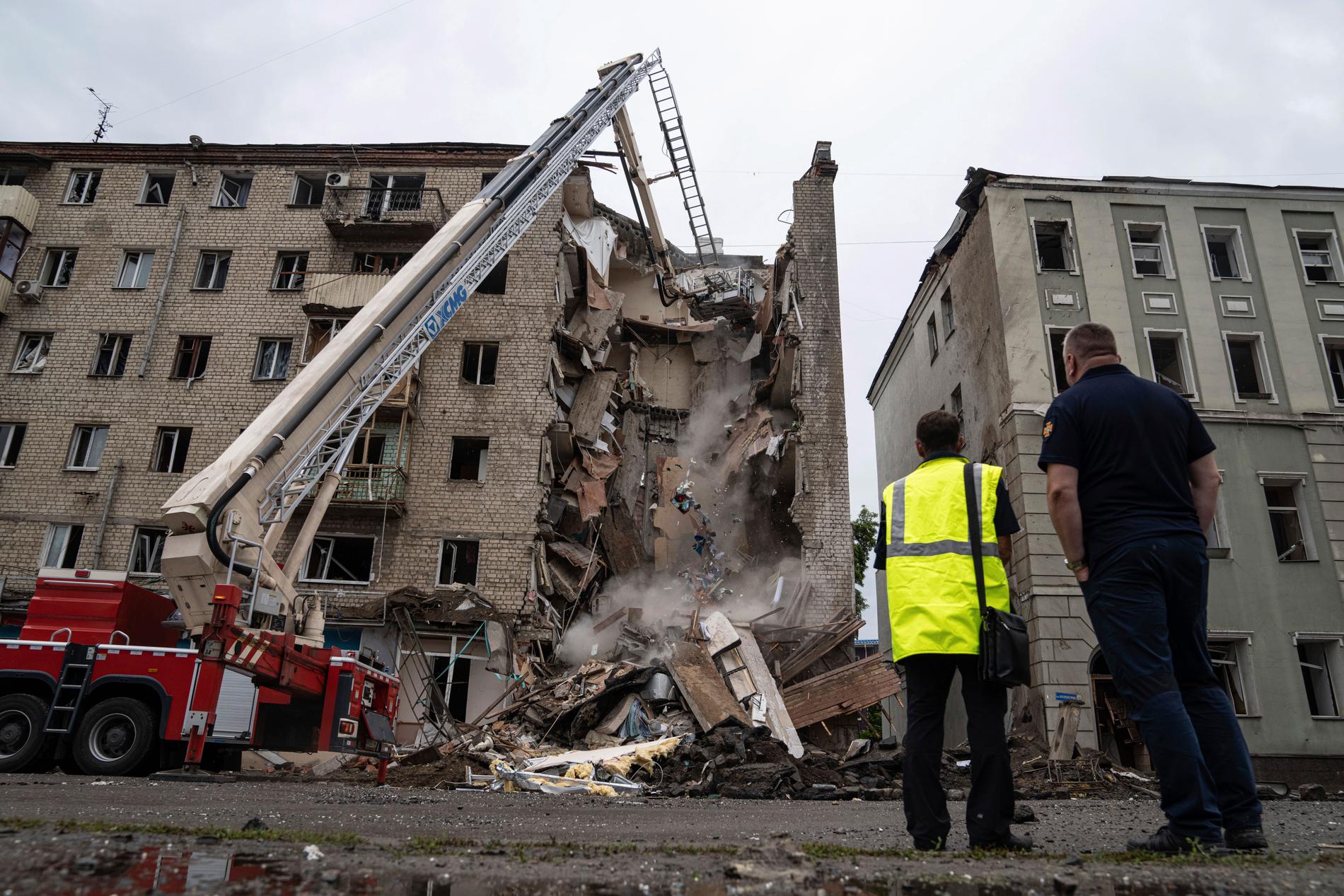 Ett bombat bostadshus i staden Charkiv, som ännu är under ukrainsk kontroll. 