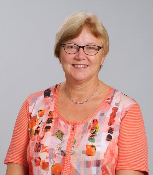 Ewa Back, (S), ordförande i hälso- och sjukvårdsnämnden. 