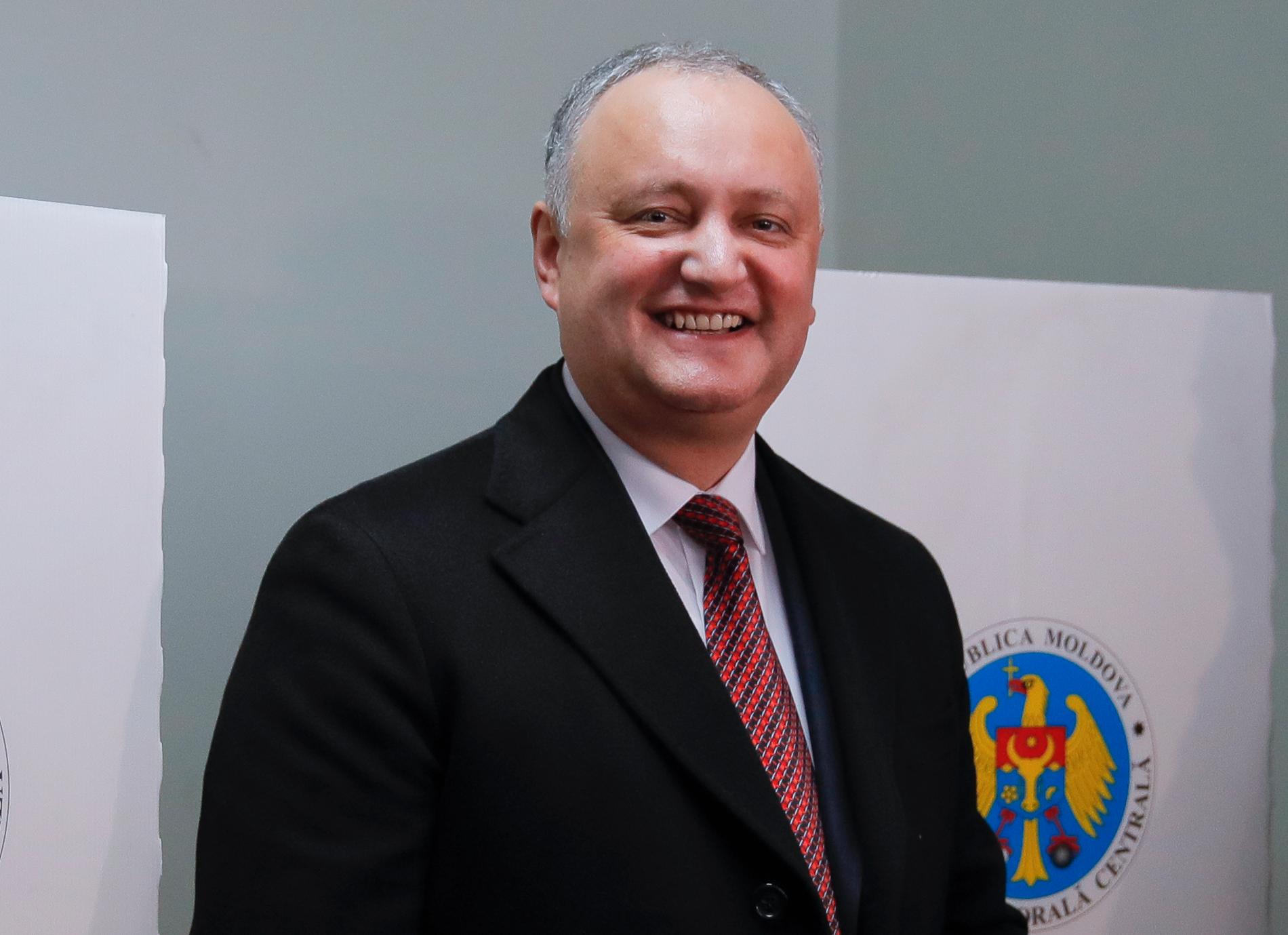 Moldaviens president Igor Dodon, ledare för Socialistpartiet, i samband med att han röstade.