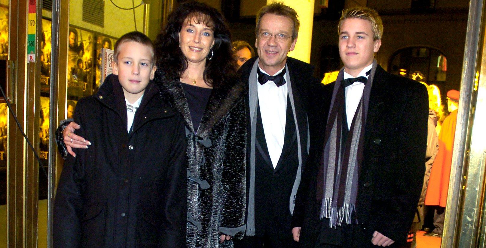 Björn Skifs tillsammans med frun Pernilla och barnen Oliver och Jonathan.