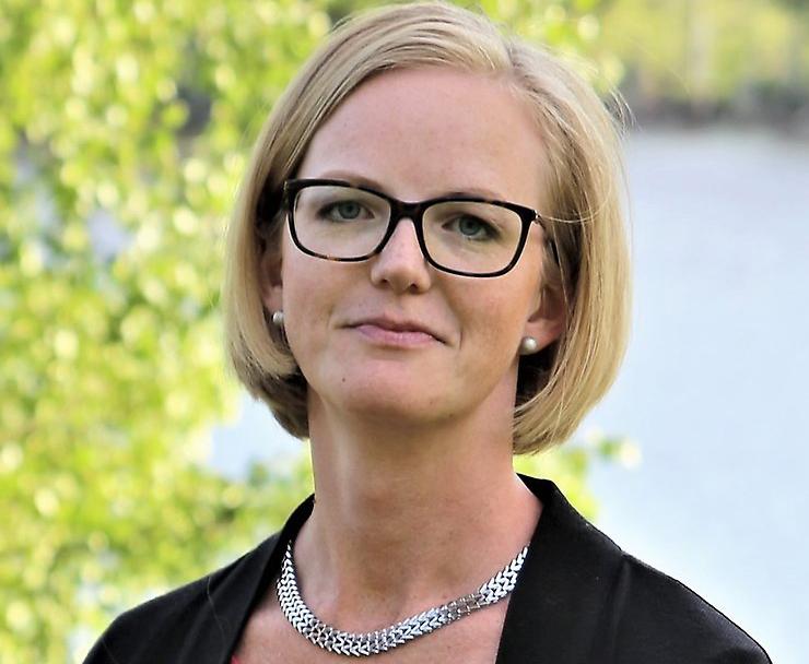 Ida Stafrin (C), distriktsordförande i Västernorrland, vill helst undvika extraval. Samarbete med V ser hon som en möjlig lösning.