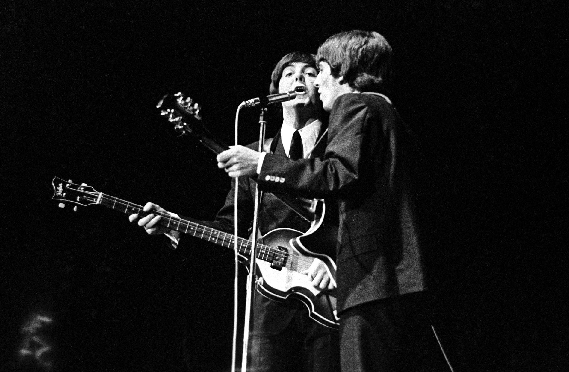 Paul McCartney och George Harrison 1964.