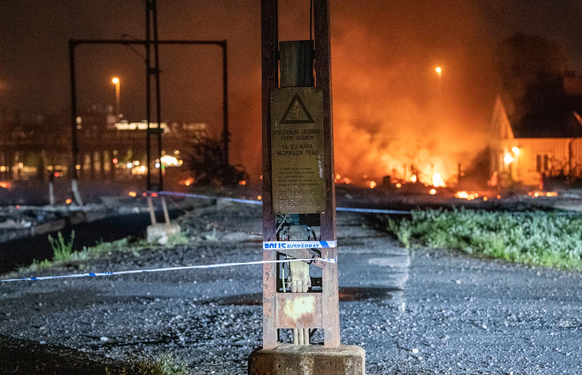 Den våldsamma branden i en industribyggnad nära järnvägen i Hässleholm fick förödande följder för tågtrafiken i södra Sverige. Arkivbild.