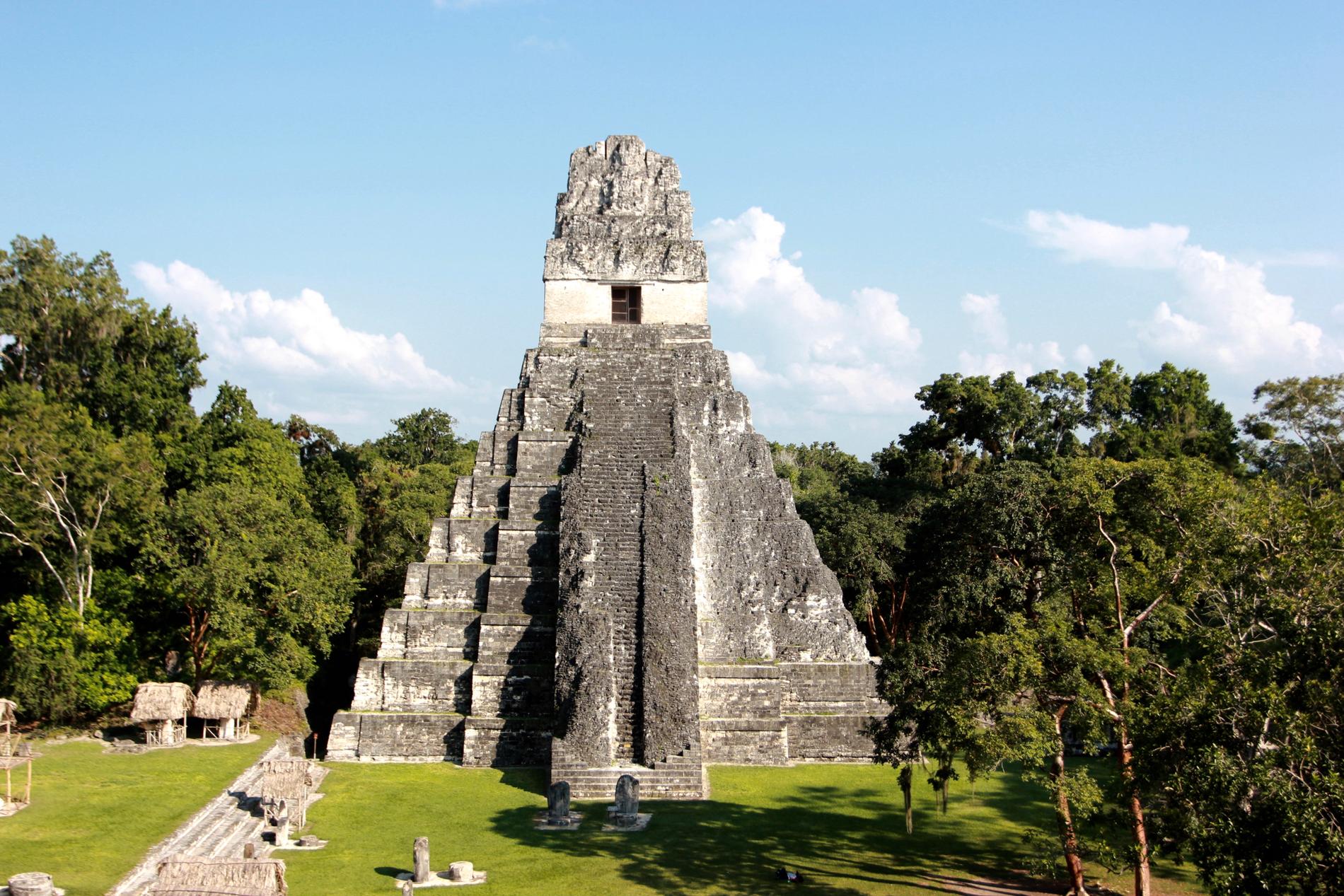 Den stora jaguarens tempel i Tikal, den främsta arkeologiska platsen i Guatemala. Arkivbild.