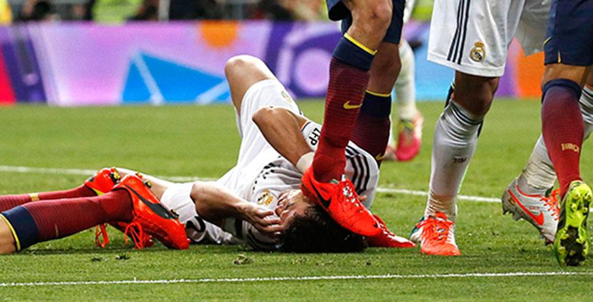 Efter en match i mars kablades en bild ut när Pepe stämplade Sergio Busquets – till synes medvetet – i huvudet.