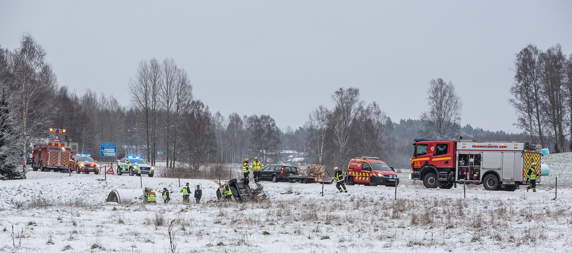 Vid 11-tiden inträffade en singelolycka på länsväg 132 i höjd med Aneby i Småland.