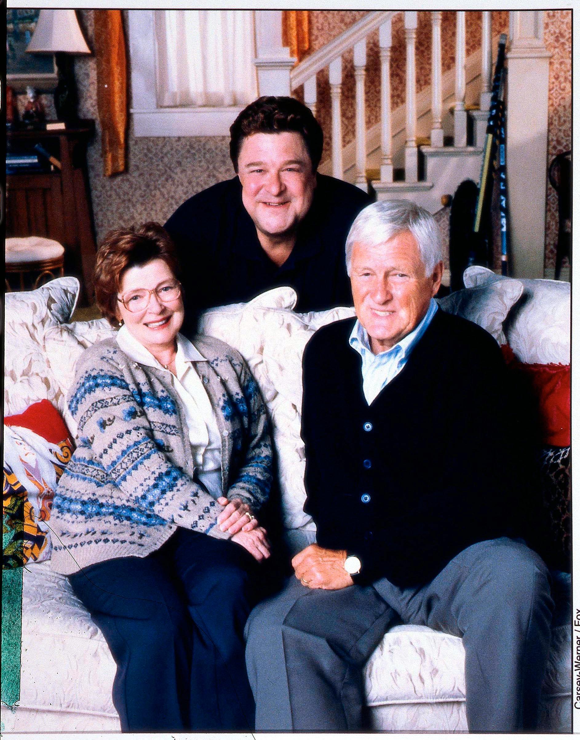 Anita Gilette, John Goodman och Orson Bean på en stillbild från serien ”Normal, Ohio”. 
