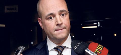 integriteten hotas  I dag ska EU-parlamentet rösta ja eller nej till Swiftavtalet, som innebär att USA vill ha kontroll över överföring mellan världens banker. Fredrik Reinfeldt kuppade igenom avtalet innan folkvalda parlamentariker kunde påverka innehållet.