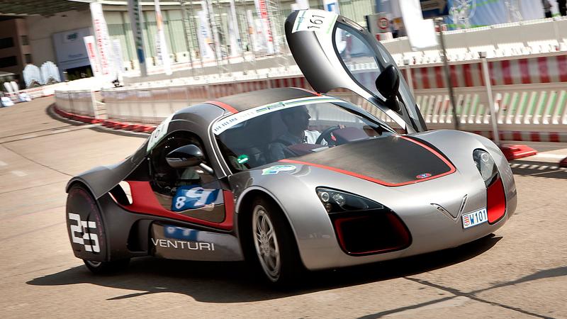 Venturi – sportbil med två elmotorer i varje hjul. Den här prototypen byggs av franska Venturi med teknik från Michelin.