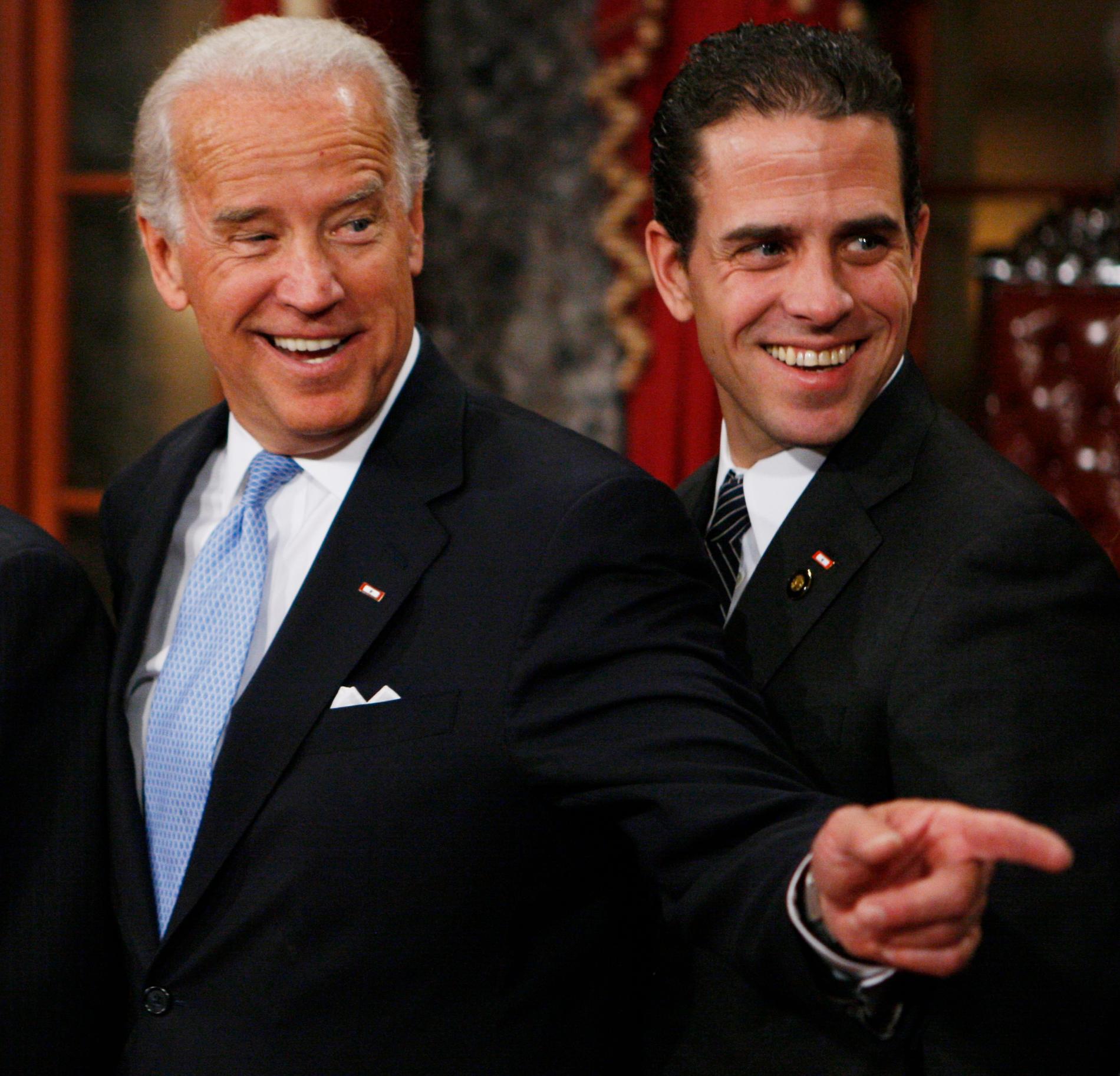 Den förre vice presidenten Joe Biden och hans son Hunter Biden 2009. Arkivbild.