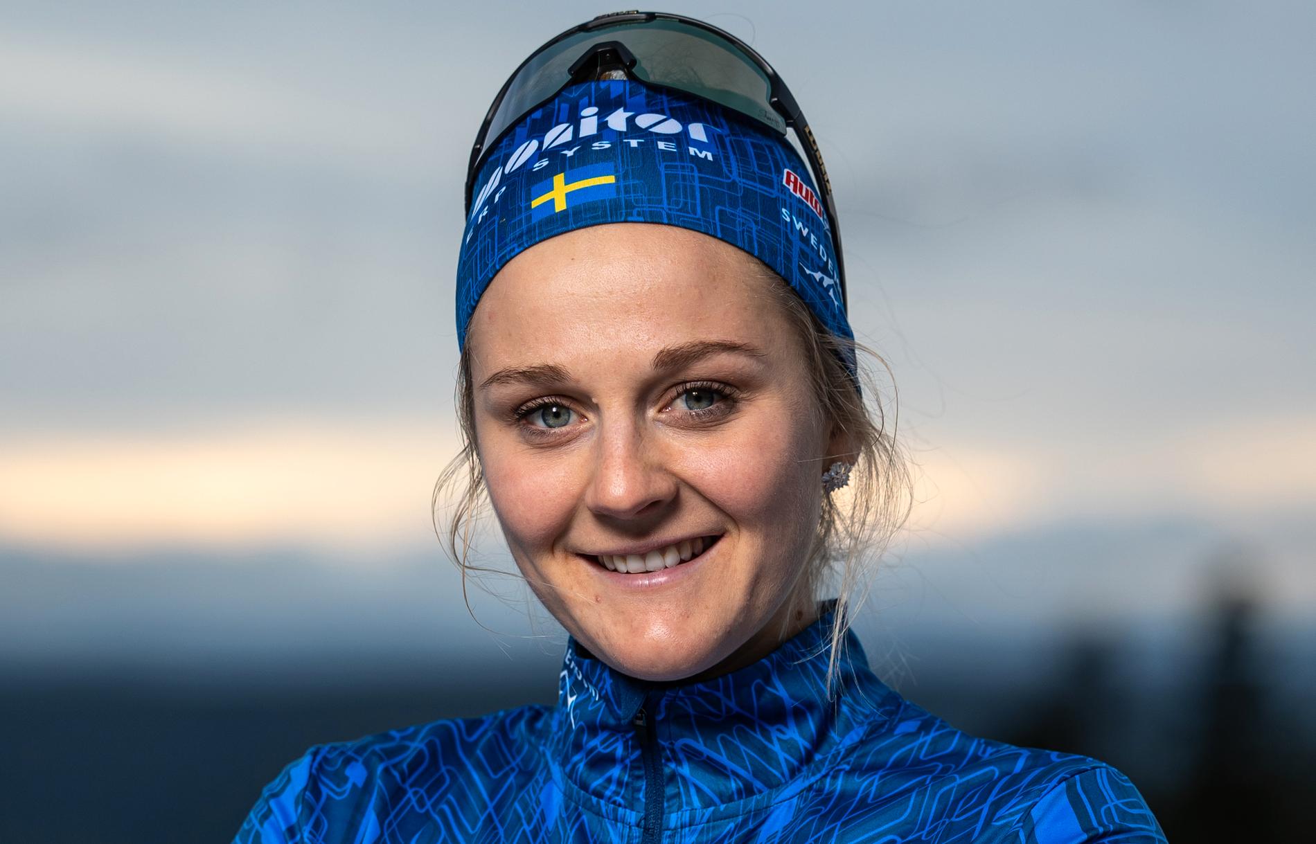 Stina Nilsson får köra premiären i världscupen i skidskytte.