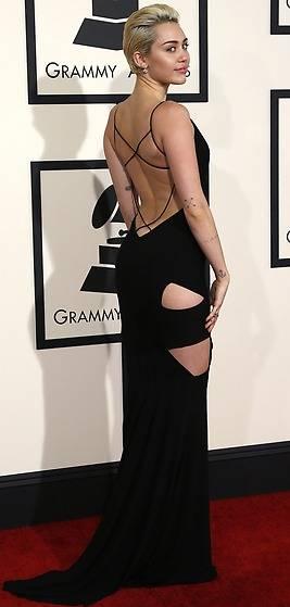 Miley Cyrus – på den tiden hon dök upp på röda mattan.