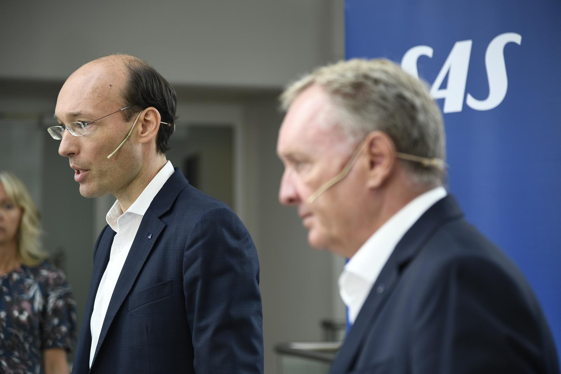 Anko van der Werff, VD och koncernchef för SAS, och Carsten Dilling styrelseordförande i SAS meddelar att bolaget ska ansöka om konkursskydd i USA den 5 juli.