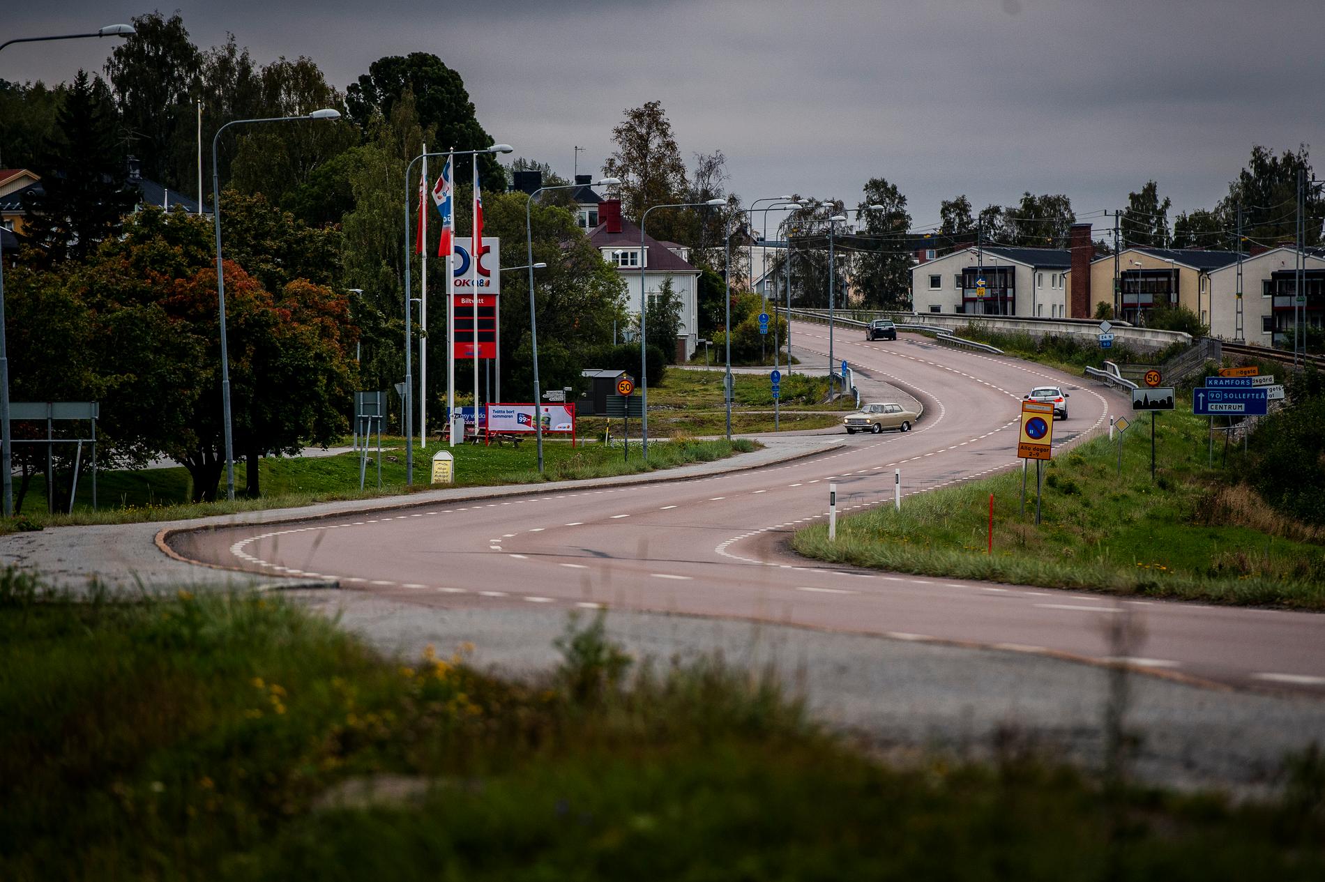 Här frontalkrockade två bilar i september 2019 på riksväg 90 i Kramfors.