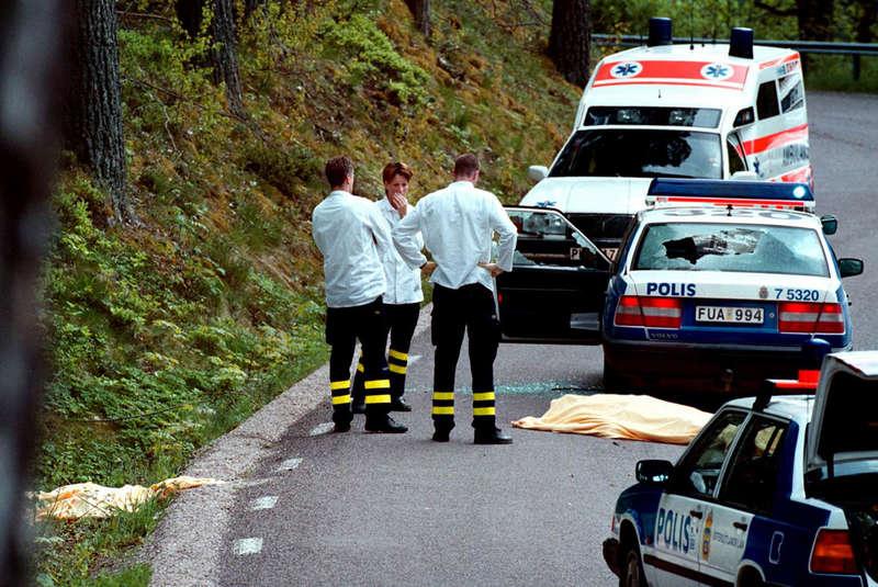 15 år sedan i dag Det var den 28 maj 1999 som polismännen Olov Borén, 42, och Robert Karlström, 30, sköts ihjäl i Malexander av Andreas Axelsson, Jackie Arklöv och Tony Olsson. Bankrånarna var på flykt efter att ha slagit till mot Östgöta enskilda bank i Kisa.