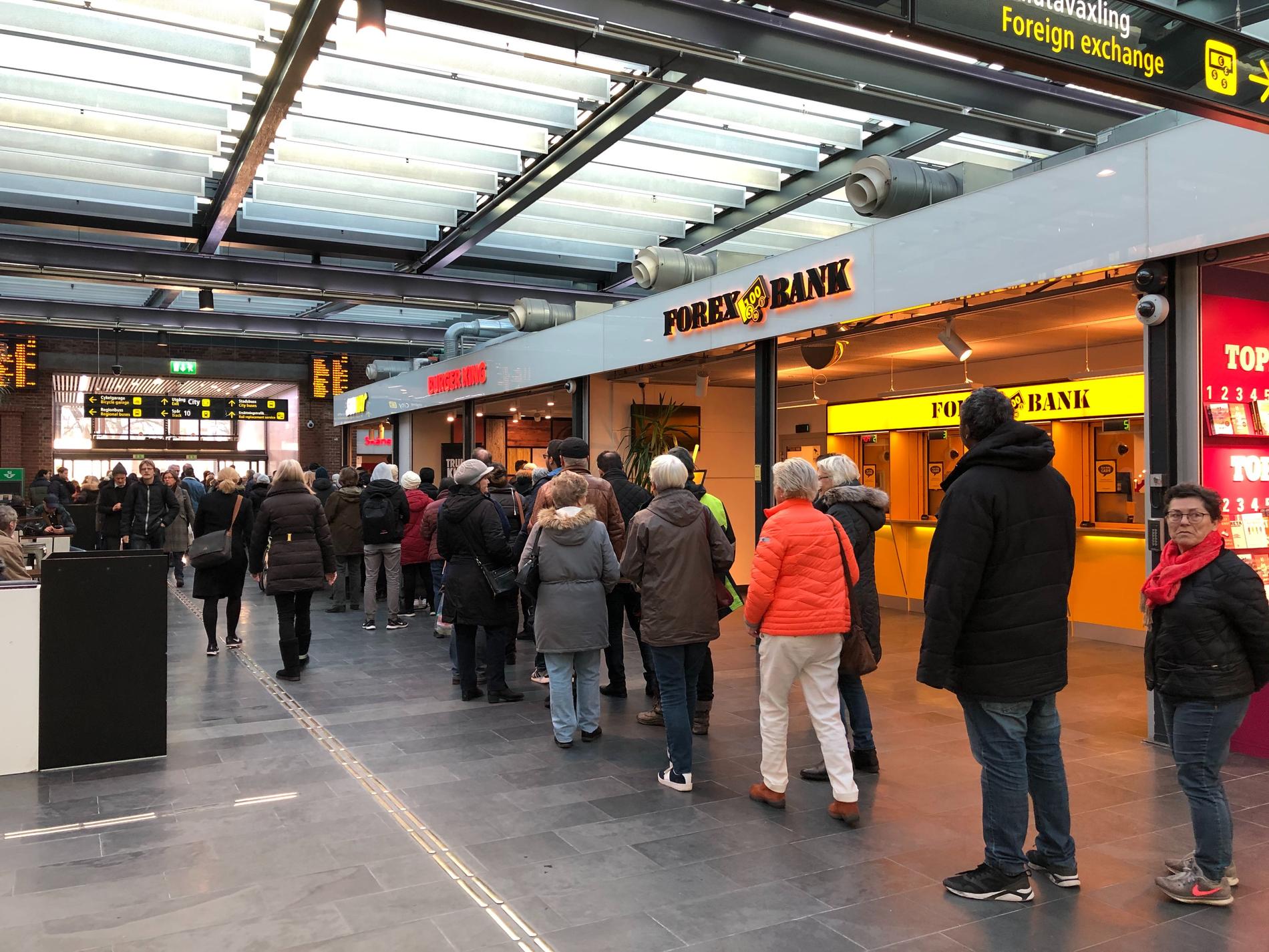 Kön ringlade lång inne på Malmö Centralstation.