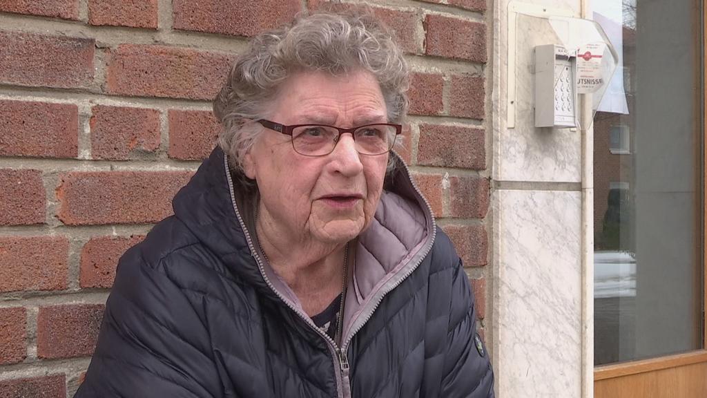 Kerstin, 92, har fått mängder med erbjudanden från folk som vill hjälpa till med att handla mat.