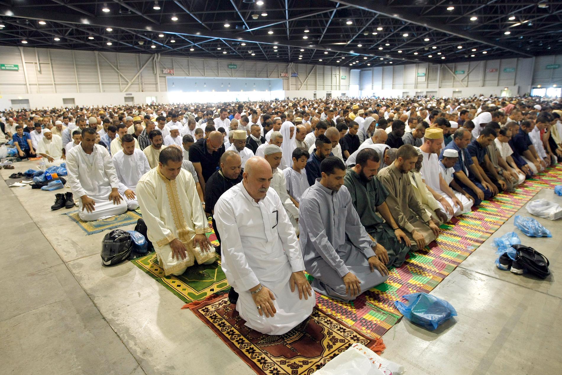 Frankrike lättar på reglerna för religiösa sammankomster. Bilden tagen i samband med id al-fitr 2014 i Marseille.