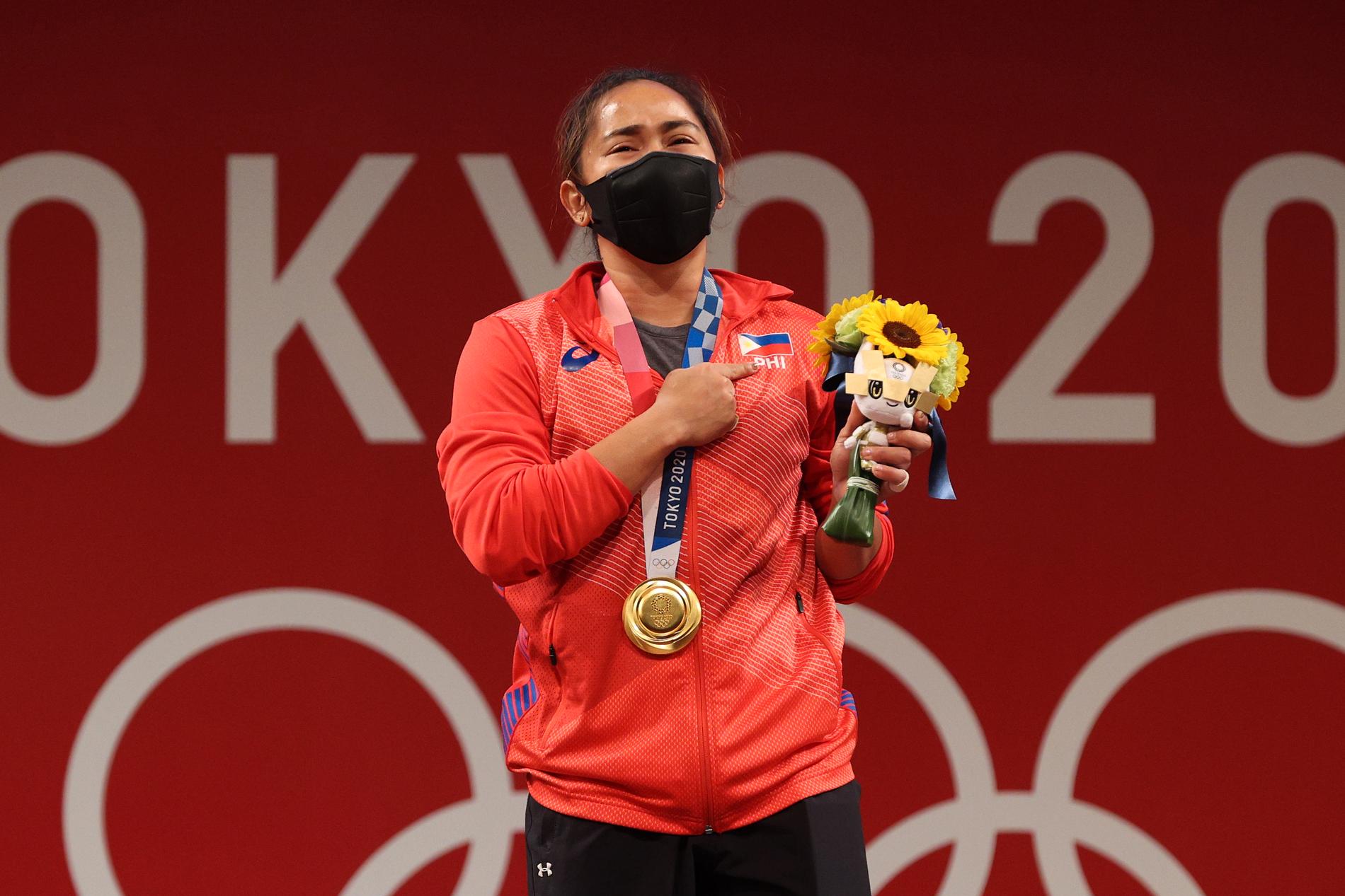 Hidilyn Diaz vann OS-guld – och något mer än ett gosedjur.