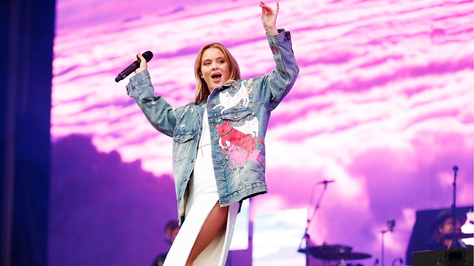 Zara Larsson hyllar Ariana Grande och välgörenhetskonserten One Love Manchester