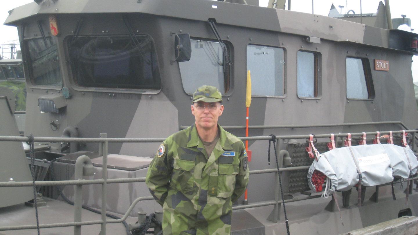 Torbjörn Olsen fortsatte arbeta som ytbärgare i tio år efter Estoniakatastrofen. I dag jobbar han i Göteborg som maskintjänstechef i 17:e bevakningsbåtkompaniet.