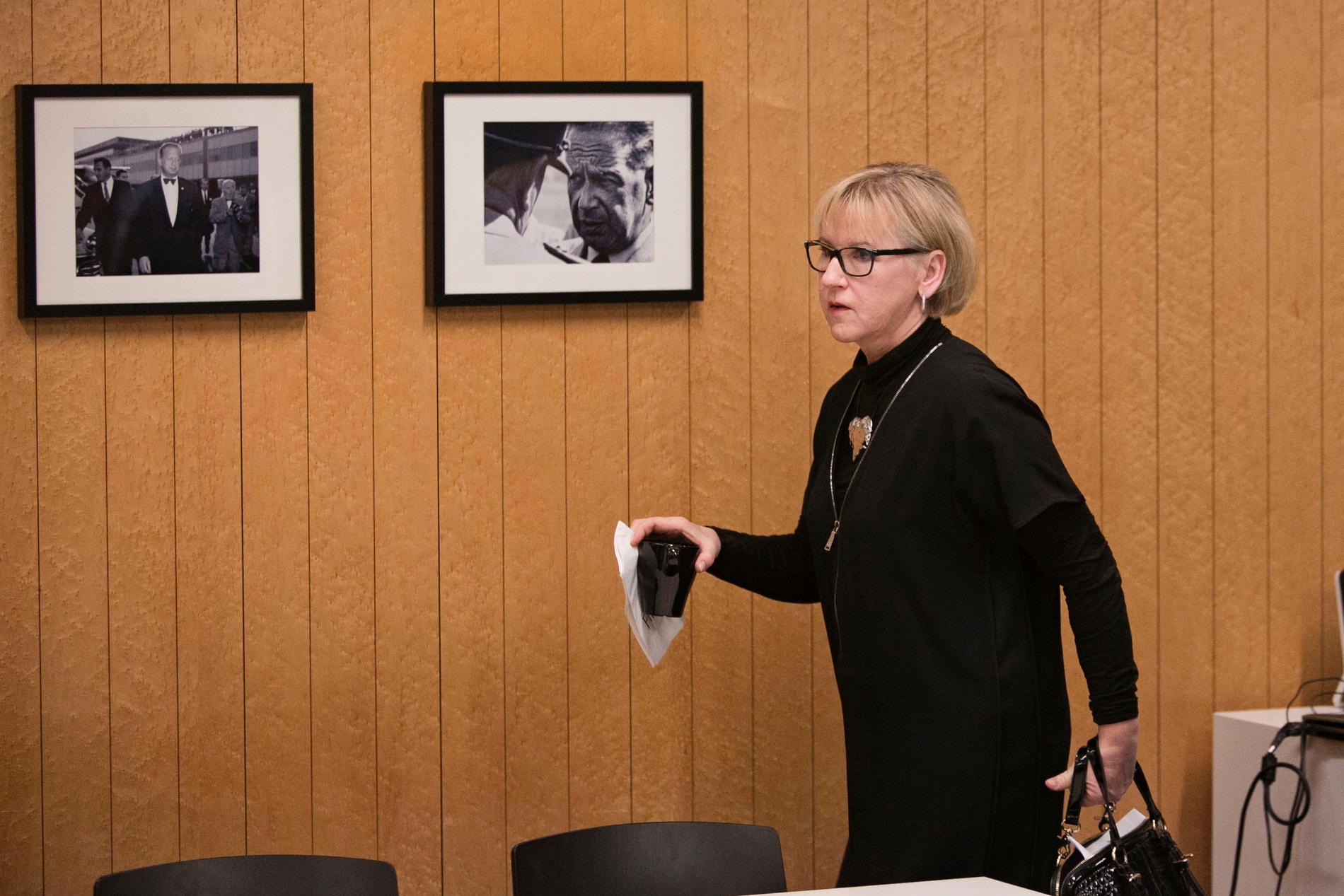 Utrikesminister Margot Wallström och sveriges FN ambassadör Olof Skoog inför att Sverige tar över ordförandeklubban i FN:s säkerhetsråd.
