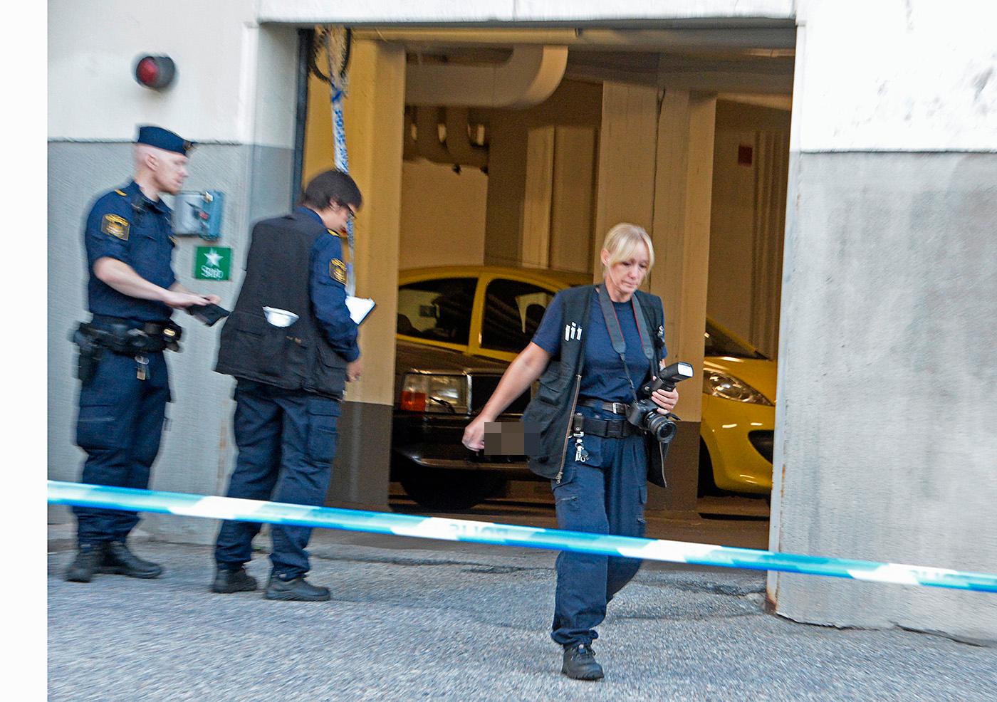I mitten av september sköts en man och en kvinna till döds i ett garage i Axelsberg.