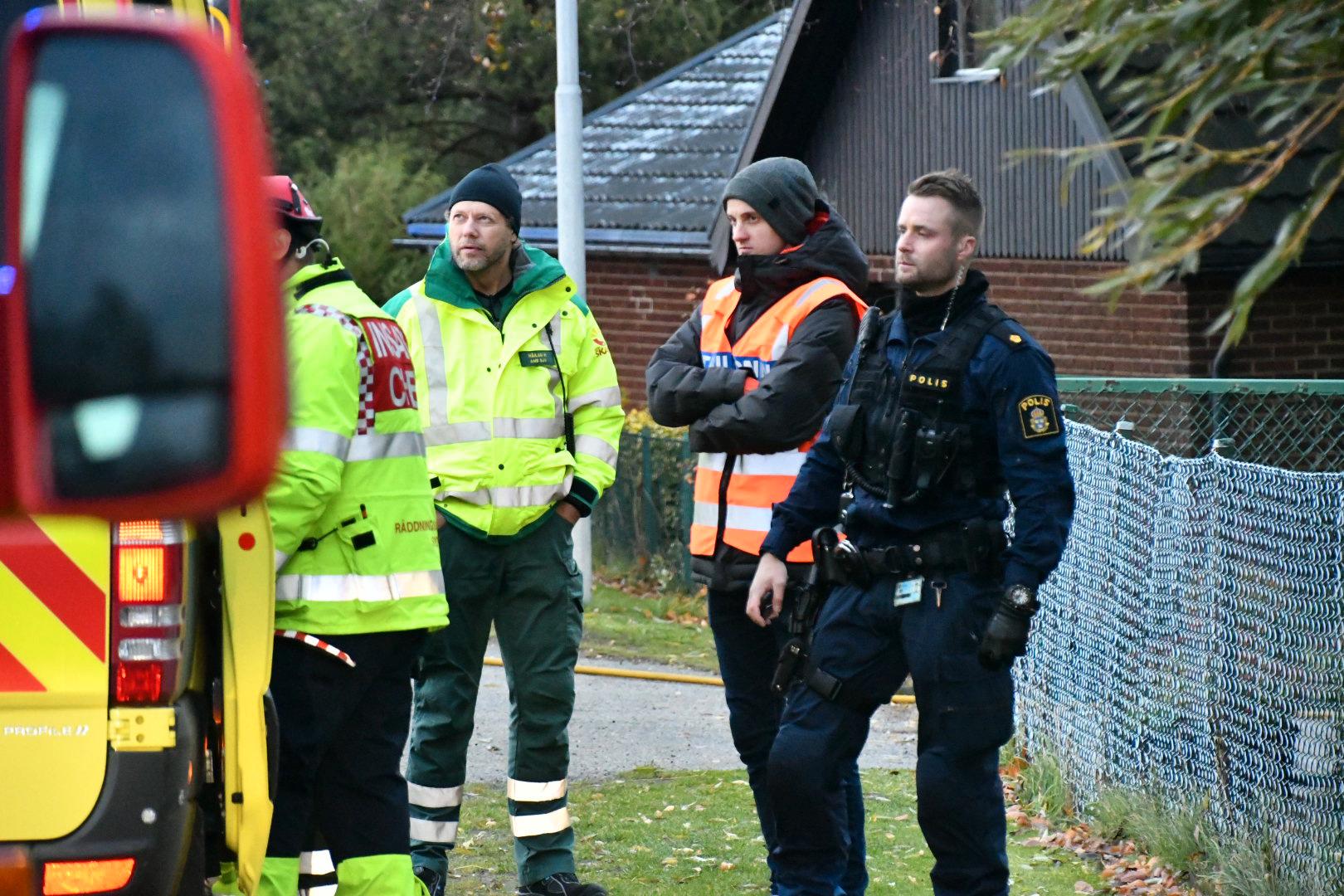 Ett elcykelbatteri började under onsdagsmorgonen brinna i en villa i Oxie i Malmö.